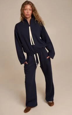 Prettylittlething Navy Contrast Drawcord Sweatpants