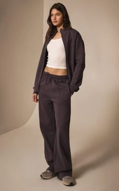 Prettylittlething Charcoal Seam Detail Straight Leg Sweatpants -Pretty Little Thing Shop 0192a201ef02496830585e64b61cc3abb4b87511 CNF7113 4 charcoal seam detail straight leg joggers