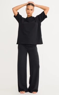 Prettylittlething Black Cotton Basic Oversized T-shirt -Pretty Little Thing Shop 027e81cdc154a99fffa33a1a0432f5c037c7cfd6 CNM2316 3