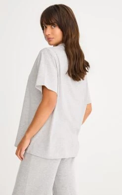 Prettylittlething Grey Cotton Basic Oversized T-shirt -Pretty Little Thing Shop 0711b244314cf828e865ce7251dee1f33c763e4e CNM2315 2