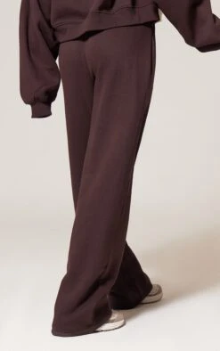 PRETTYLITTLETHING Chocolate Wide Leg Embroidered Sweatpants 7 PRETTYLITTLETHING Chocolate Wide Leg Embroidered Sweatpants -Pretty Little Thing Shop 095962a7f804b7902121c65eb195bde8fb837482 cnk6322 3