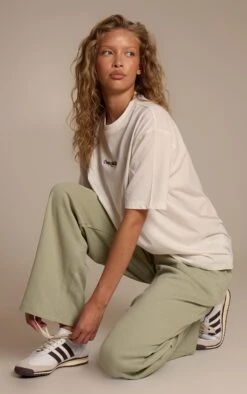 Cream Prettylittlething Oversized T-Shirt -Pretty Little Thing Shop 09ad988e71f7bb99f570383801c9c65d35dc8cde CNO1285 4 cream prettylittlething oversized t shirt