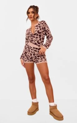 Prettylittlething Leopard Soft Knit Button Up Bodysuit -Pretty Little Thing Shop 11715e2b5a0e295e868f3cbbe4ef711b739c2bac cnj6040 3