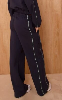 Prettylittlething Navy Interlock Contrast Piping Wide Leg Sweatpants -Pretty Little Thing Shop 1280c8cb1d0c4d3897b5d2651cdbd6948d18b5f8 CNO6005 3 navy interlock contrast piping wide leg joggers