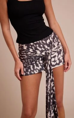 Prettylittlething Black Printed Slinky Knot Detail Mini Skirt -Pretty Little Thing Shop 15570ff92e15b635850ae996b23c7de67e15a05b CNO4141 5 black printed slinky knot detail mini skirt
