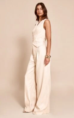 Prettylittlething Cream Woven Tailored Asymmetric Vest Jumpsuit 7 Prettylittlething Cream Woven Tailored Asymmetric Vest Jumpsuit -Pretty Little Thing Shop 19aa325f4bd8585e7191c9a78708635b0919eb7d CNN7788 3 cream woven tailored asymmetric waistcoat jumpsuit