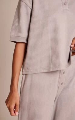 Prettylittlething Ash Grey Button Wide Leg Pants 8 Prettylittlething Ash Grey Button Wide Leg Pants -Pretty Little Thing Shop 19fcdb1c9b20a746136950d3ececf353a7c9dfc6 CNO4255 4 ash grey button detail hot pants