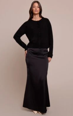 Prettylittlething Black Round Neck Knit Cardigan 7 Prettylittlething Black Round Neck Knit Cardigan -Pretty Little Thing Shop 1a1e6a9fe3ad8b3d832fe6b03800651144b68951 CNN6365 3 black round neck knit cardigan