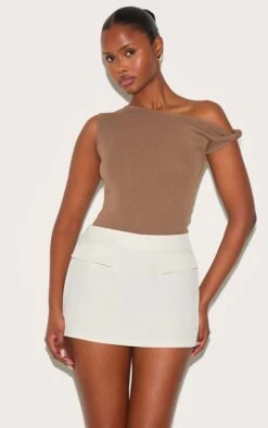 Prettylittlething Cream Pocket Detail Structured Tailored Woven Mini Skirt -Pretty Little Thing Shop 1a7aba639a3cdc9a1ea47e59e7c88eec75152256 CNL9093 4 cream pocket detail structured tailored woven mini skirt