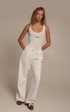 Cream Prettylittlething Scoop Neck Bodysuit -Pretty Little Thing Shop 1d5e7ac266b708aa681f541381fc61e04d5e696a CNO1275 3 cream prettylittlething scoop neck bodysuit