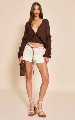 Prettylittlething Chocolate Chiffon Ruffle Detail Plunge Blouse 7 Prettylittlething Chocolate Chiffon Ruffle Detail Plunge Blouse -Pretty Little Thing Shop 1e9c3fa3a5d64038ed53e224e94a525f1f76de75 CNN6273 3 chocolate chiffon ruffle detail plunge blouse