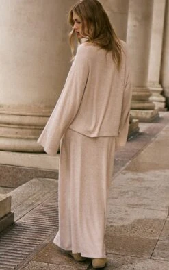 Prettylittlething Sand Marl Soft Knit Maxi Skirt -Pretty Little Thing Shop 1ecb9e2d980e38ecdc1394e6e18bc99c0200b3a6 CNO5400 3 sand marl soft knit maxi skirt