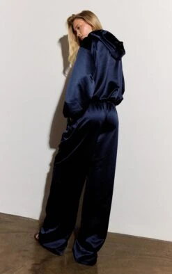 Prettylittlething Navy Satin Wide Leg Pants -Pretty Little Thing Shop 24611d2283dc1955f340b52e1d732bfb11053500 CNN8098 3 navy satin wide leg trousers