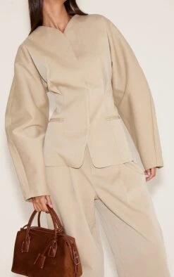 Prettylittlething Sand Premium Woven Tailored Collarless Blazer -Pretty Little Thing Shop 269fc0550f2dc4587a5d769dac137d9aa1b2564b CNN4374 4 sand premium woven tailored collarless blazer