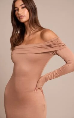 Prettylittlething Taupe Soft Touch Jersey Bardot Maxi Dress -Pretty Little Thing Shop 26cf77af39ec2b39964c2946e76f749487219911 CNO3504 4 taupe soft touch jersey bardot maxi dress