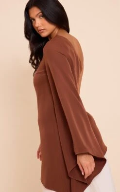 Prettylittlething Chocolate Woven Asymmetric Flare Sleeve Long Top -Pretty Little Thing Shop 2af60b48d7deb8dec997f10a039e703e55dfd880 CNN6935 2 chocolate woven asymmetric flare sleeve long top