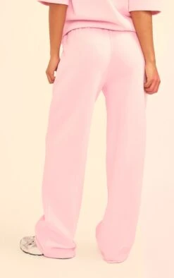 PRETTYLITTLETHING Baby Pink Badge Detail Mid Rise Wide Leg Sweatpants -Pretty Little Thing Shop 2bf6dd5077379f900d6a178d5bce3e7fc59c79f5 cnj5143 3
