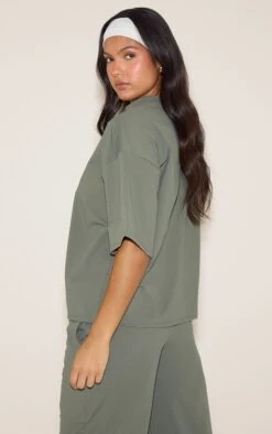 Prettylittlething Khaki Interlock Crew Neck T-shirt -Pretty Little Thing Shop 2e206f76c15b7ae2171f789bba89020f7a1270f1 CNN7574 2 khaki interlock crew neck t shirt