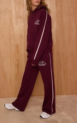 Prettylittlething Wine Health Club Print Wide Leg Sweatpants -Pretty Little Thing Shop 3076f75eb02b44d0a4fa0716b245b587a579ec80 CNO4648 2 wine health club print wide leg joggers