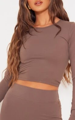 Prettylittlething Coffee Snatched Sculpt Long Sleeve Crop Top -Pretty Little Thing Shop 31816bfecc12ce26fa883ac7ee316d1d5a6a2074 cng5270 4