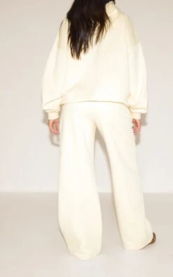 Prettylittlething Butter Cream Thin Waistband Sweatpants -Pretty Little Thing Shop 32727b182e14c43966b290379f7a8bd03801dc2c CNM9808 3 butter cream thin waistband joggers