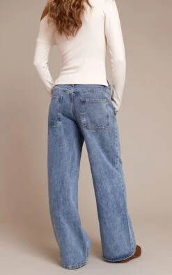 Prettylittlething Light Blue Button Detail Wide Leg Jeans -Pretty Little Thing Shop 338b96deea79fd356a6975e0700607505867e96e CNL5083 3 light blue button detail wide leg jeans