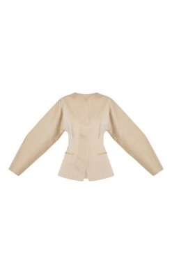 Prettylittlething Sand Premium Woven Tailored Collarless Blazer -Pretty Little Thing Shop 35c740e2d5d3fc0b00699bb112021f085a8a66a2 CNN4374 5 sand premium woven tailored collarless blazer