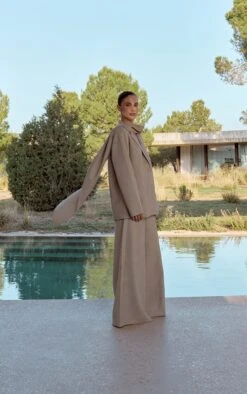 Stone Woven Wide Leg Extreme Pleated Pants -Pretty Little Thing Shop 39cc5798f75b8e0380447a1bd708352812f1f112 CNO2545 3 stone woven wide leg extreme pleated trousers