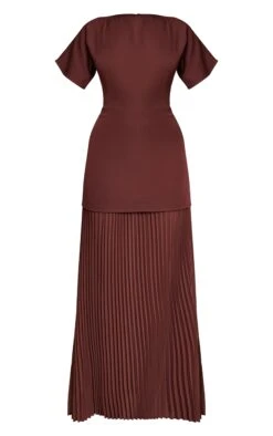 Prettylittlething Chocolate Satin Back Tie Pleated Hem Maxi Dress -Pretty Little Thing Shop 3e0e1366e529ab10a389295b412d28bf98e8bfb3 cno3226 5 chocolate satin back tie pleated hem maxi dress