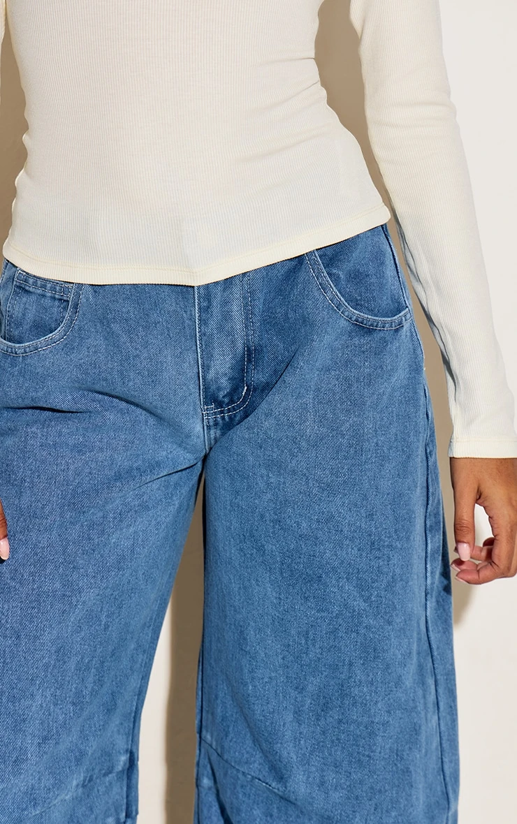 Prettylittlething Mid Blue Wash Seam Detail Barrel Jean 4 Prettylittlething Mid Blue Wash Seam Detail Barrel Jean - Image 4