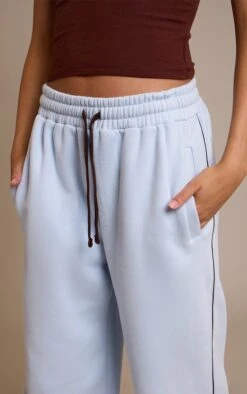 Prettylittlething Blue Contrast Wide Leg Sweatpants -Pretty Little Thing Shop 460e1d8cc77a52ccec62e4b19a97cf6263329f69 CNO4652 4 blue contrast wide leg joggers