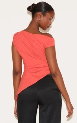 Prettylittlething Red Asymmetric Shoulder Extreme Longline Top -Pretty Little Thing Shop 47d577a842190efa475bced9d0b17f78e42780c0 CNM9066 2 red asymmetric shoulder extreme longline top