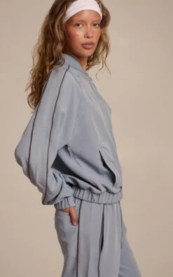 Prettylittlething Light Blue Tricot Contrast Piping Bomber Jacket -Pretty Little Thing Shop 4bf3021aa128e39d37c2a04f1d32f27ddccbe0f8 CNO4680 4 light blue tricot contrast piping bomber jacket