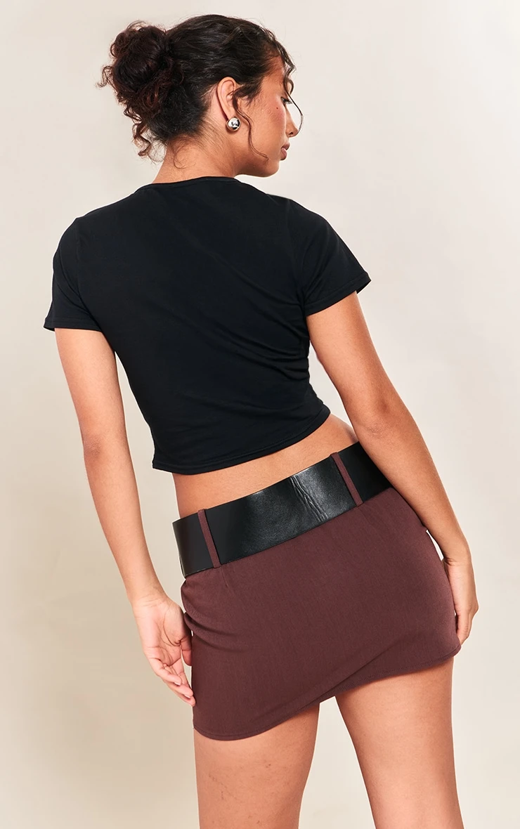 Prettylittlething Black Cotton Crew Neck Cropped Short Sleeve T-shirt 2 Prettylittlething Black Cotton Crew Neck Cropped Short Sleeve T-shirt - Image 2