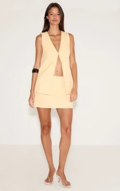 Butter Yellow Woven Tailored Mid Rise Mini Skirt