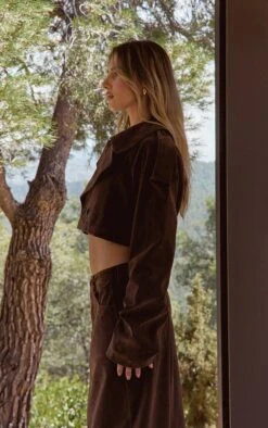 Brown Faux Suede Cropped Trench 9 Brown Faux Suede Cropped Trench -Pretty Little Thing Shop 5c4346652b8a336df97ececfc8bf915e24ed890d CNO0652 4 brown faux suede cropped trench