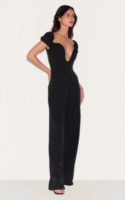 Prettylittlething Black Woven Plunge Straight Leg Jumpsuit -Pretty Little Thing Shop 61b87c0ada1c66cd95c066dc12cc4bfa5d626609 CNL9262 3 black woven plunge straight leg jumpsuit