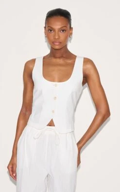 Prettylittlething White Linen Look Tailored Scoop Neck Fitted Vest