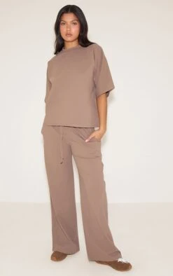 Prettylittlething Chocolate Interlock Crew Neck T-shirt 7 Prettylittlething Chocolate Interlock Crew Neck T-shirt -Pretty Little Thing Shop 66e548fbdb622b2ccbda3f3360af06180b003230 CNN7573 3 chocolate interlock crew neck t shirt