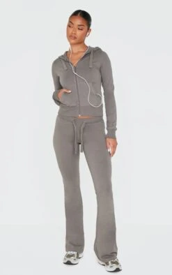 Prettylittlething Charcoal Zip Up Fitted Track Top -Pretty Little Thing Shop 6891b8e4cf3b25b2a90134a32fef19331e0ff811 CNK4802 3 charcoal zip up fitted track top
