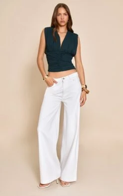 Emerald Green Chiffon Plunge Ruched Bodice Top 7 Emerald Green Chiffon Plunge Ruched Bodice Top -Pretty Little Thing Shop 6ad516b72cc2894e156be7a4c247488221540474 CNO1558 3 emerald green chiffon plunge ruched bodice top