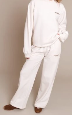 Prettylittlething Cream Cotton Fleece Straight Leg Sweatpants -Pretty Little Thing Shop 6feb9eda18b5a02d830dde4db4130fca46c8c6ff cno6011 2 prettylittlething cream cotton fleece straight leg sweatpants