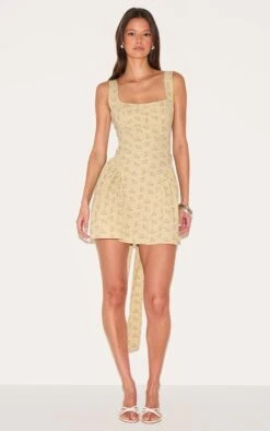 Prettylittlething Stone Bow Back Detail Skater Dress -Pretty Little Thing Shop 73c86cf1136136505e22236cd767fd6e1e8b6937 CNM0110 3 stone bow back detail skater dress