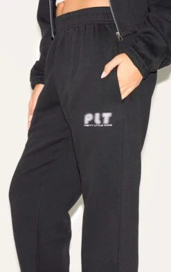 PRETTYLITTLETHING Black Oversized Cuffed Sweatpants -Pretty Little Thing Shop 75b379c0522af71def51ee11386b5941dd31716c CNK1542 4 prettylittlething black oversized cuffed joggers