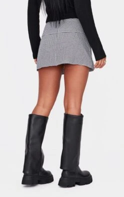 Prettylittlething Black Gingham Double Buckle Pleated Mini Skirt -Pretty Little Thing Shop 76e8bbd69fa3b79f1f0f26f20bacae84d2318363 cnk8153 3