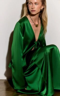 Prettylittlething Green Satin Tie Front Boxy Shirt