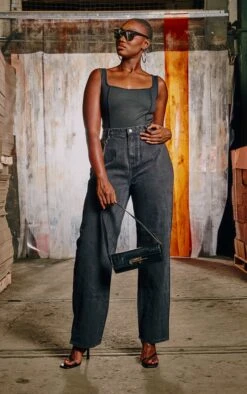 Black Split Hem Jeans -Pretty Little Thing Shop 7bdbcc4d53fda5dfaa80d82b34884f1224a2c9e1 CMF5019 1