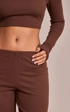 Prettylittlething Petite Chocolate Straight Leg Leggings 8 Prettylittlething Petite Chocolate Straight Leg Leggings -Pretty Little Thing Shop 7c9c11808404a1961fa4e45aea9c686279feebca cno5324 4 petite chocolate straight leg leggings