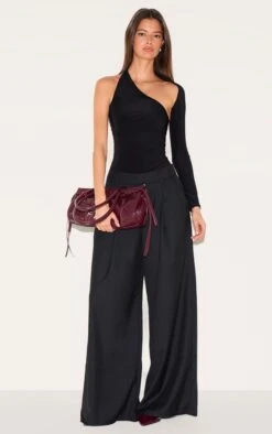 Prettylittlething Black One Shoulder Asymmetric Bodysuit -Pretty Little Thing Shop 7cdbfc82bab9d140ae06a8fc782f6a6891809d70 CMB4743 3 black one shoulder asymmetric bodysuit