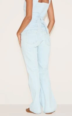 Prettylittlething Light Blue Mid Waist Straight Leg Jeans -Pretty Little Thing Shop 7d0fee022ada8e2cfae70f1177dcd141590e2c1f CNL7942 3 light blue mid waist straight leg jeans